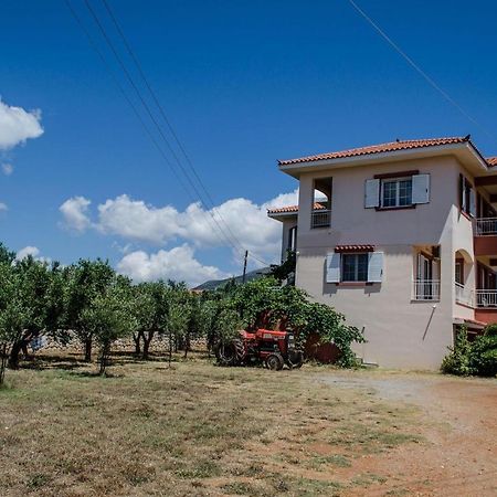 Lakis Apartments Monemvasia Bagian luar foto