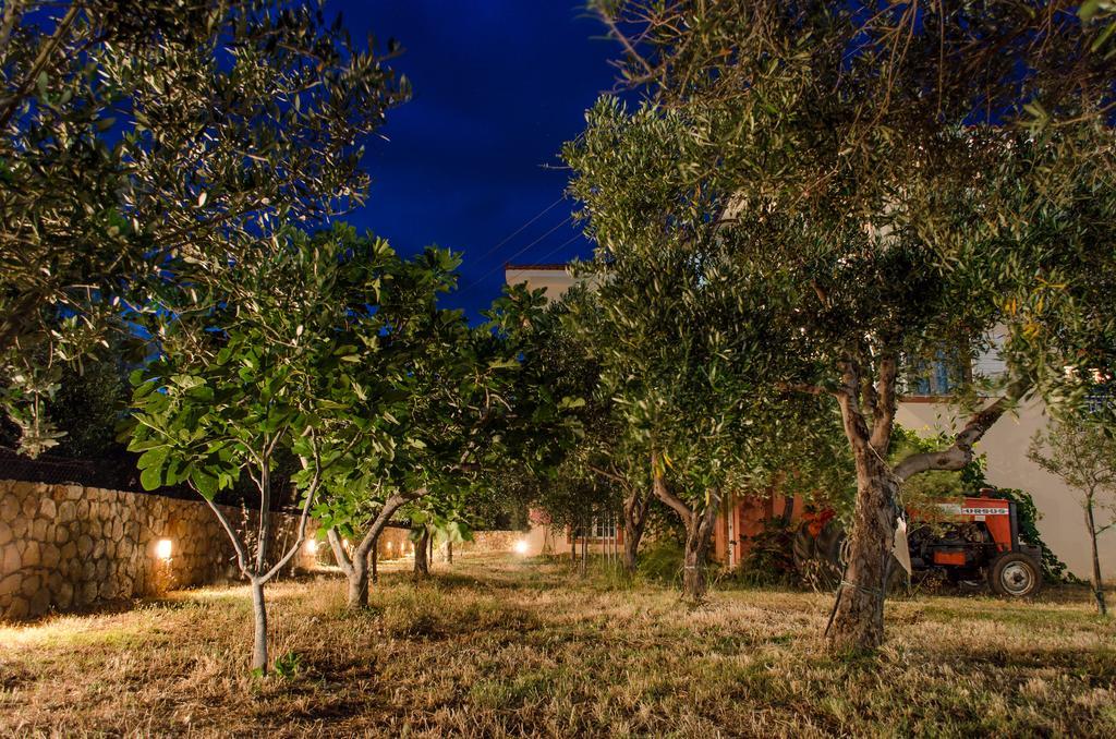 Lakis Apartments Monemvasia Ruang foto