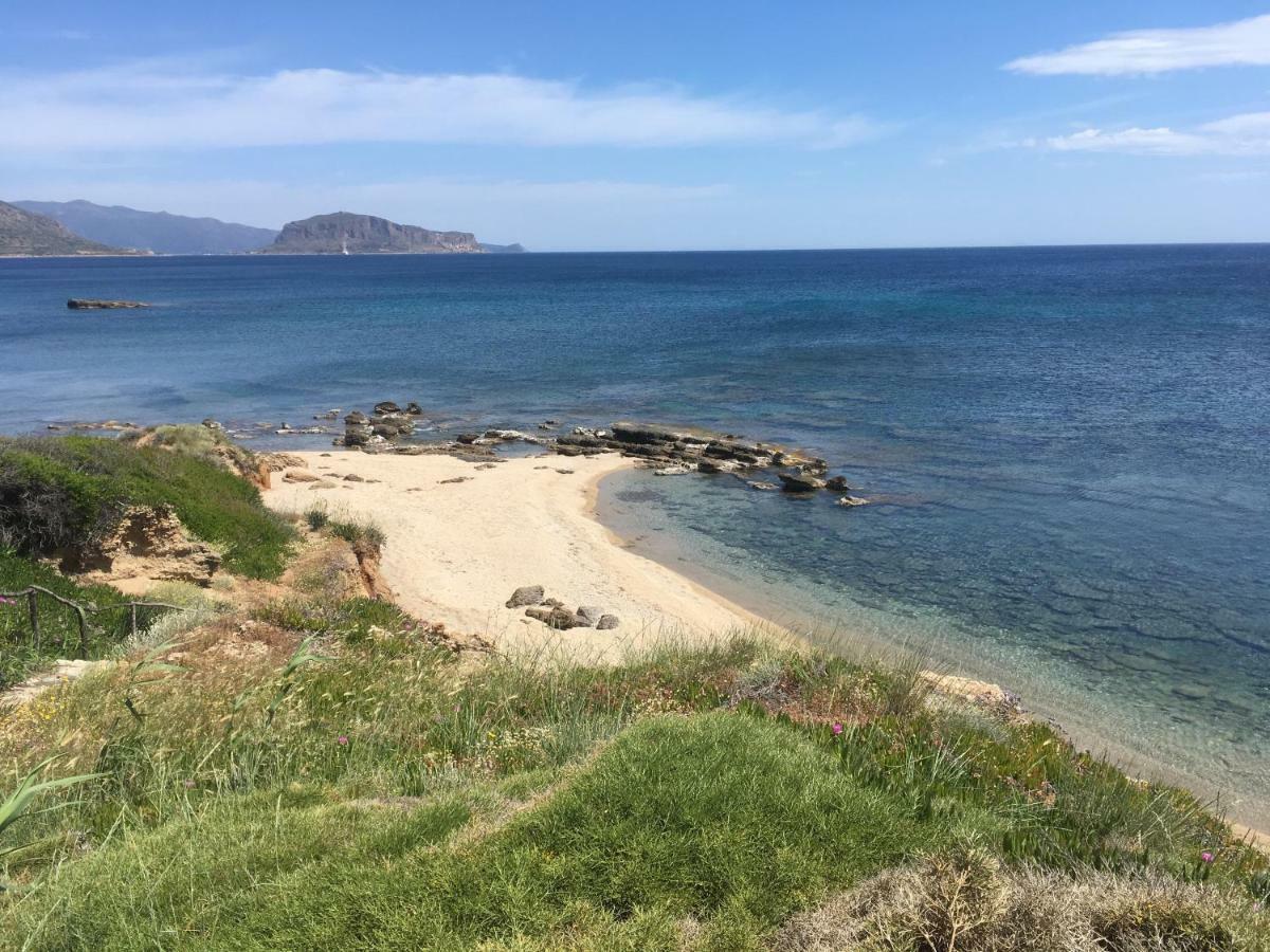 Lakis Apartments Monemvasia Bagian luar foto